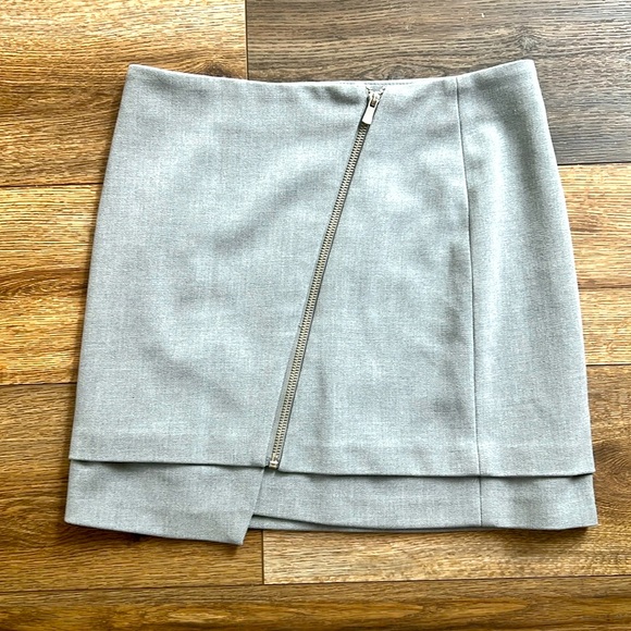Awesome Grey H&M Skirt W/ Silver Zipper Detail - Picture 1 of 5